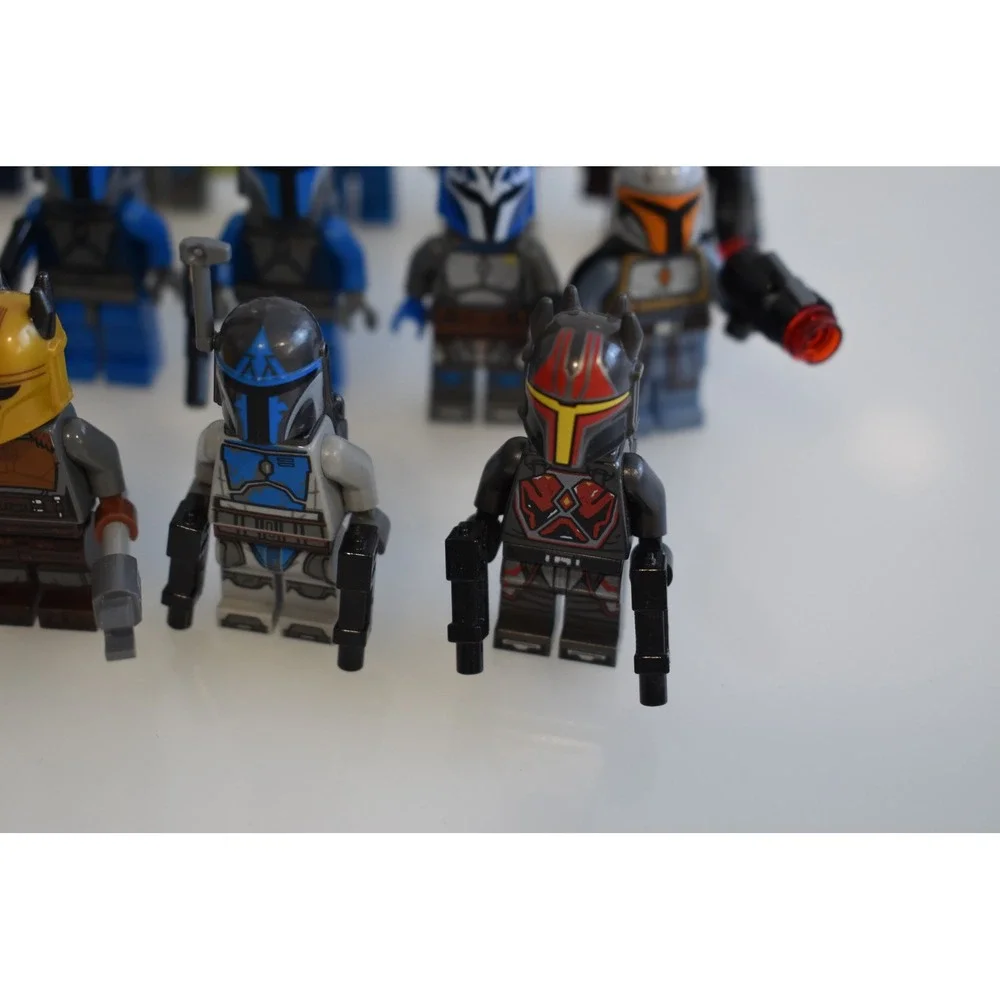 Lego Star Wars 75316 Mandalorian Starfighter with Extra Mandalorian Figs Army